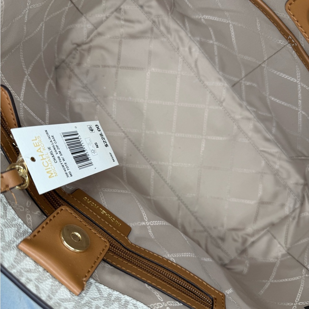 Michael Kors Charlie Tote W Zip case NWT - Picture 4 of 10